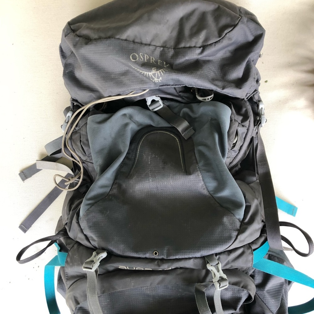 Women’s Osprey Aura 65 liters. Size small